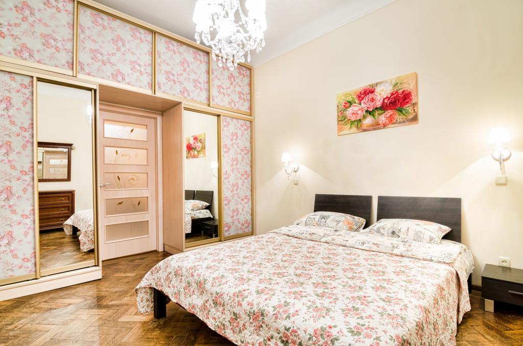 Flower Apartment. Central Location. Lviv Luaran gambar